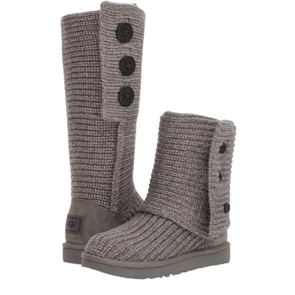 EUC Ugg 5819 classic Cardi sweater boot